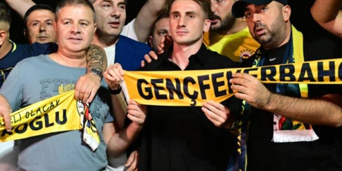 Kerem Aktürkoğlu'nun ''Türkiye'nin en şerefli kulübüne geldim'' sözlerine büyük tepki: Boşuna dayak yemedi, sen adam değilsin!