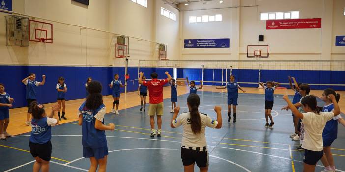 Yaz Spor Okulları 3 bin kişiyi sporla buluşturdu