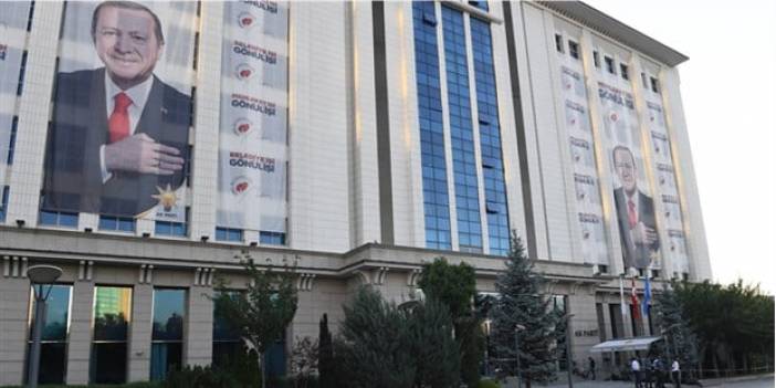 Daha önce yalanlanmıştı, bu sefer iddialar güçlü! Bir büyükşehir belediyesi daha iki ilçe ile AK Parti'ye mi katılıyor?