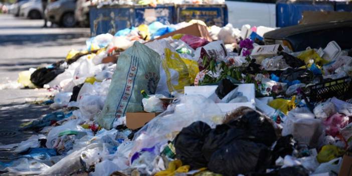 İçişleri Bakanlığı harekete geçti: İzmir'de çöpleri toplanmayan 3 CHP'li belediyeye inceleme