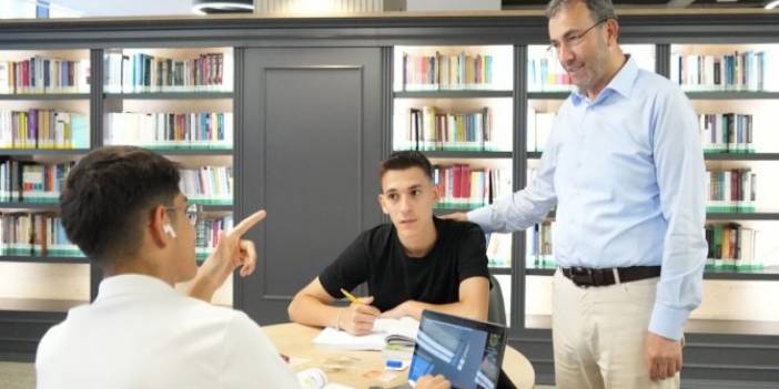 Başkan Ahmet Cin Üniversiteyi Kazananlara Desteği 15.000 TL’ye Yükseltti