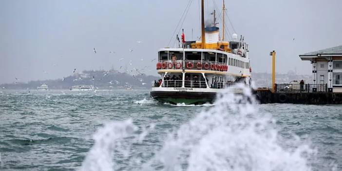 Meteoroloji'den fırtına alarmı: İstanbul'da bazı deniz seferleri iptal edildi!