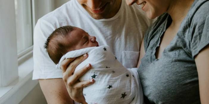 Anne ve babalara müjde: Doğum izni süreleri uzatılıyor!