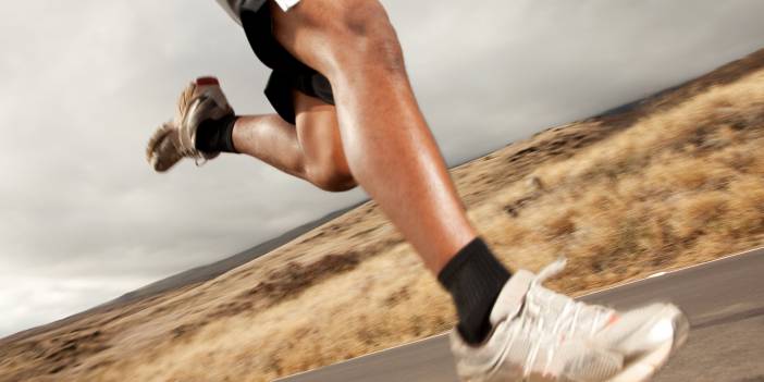 Pendik Bölge hastanesi bilgilendiriyor: Koşucu dizi rahatsızlığı nedir? Koşucu dizi rahatsızlığının belirtileri ve tedavi yöntemleri nelerdir?