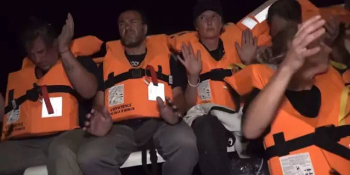 İsrail, acımasızlığına devam ediyor: Özgürlük Filosu'na ait gemiye saldırılarak Aktivistlere alıkonuldu!