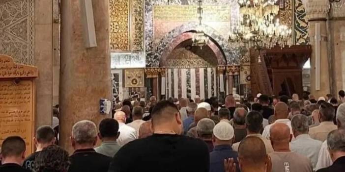 Gazze'de ateşkes sonrası Mescid-i Aksa'da ilk namaz: Filistinliler sabah namazına akın etti
