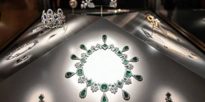 Dünya şaşkınlıkla izledi: Ünlü Louvre Müzesi sadece yedi dakikada soyuldu!