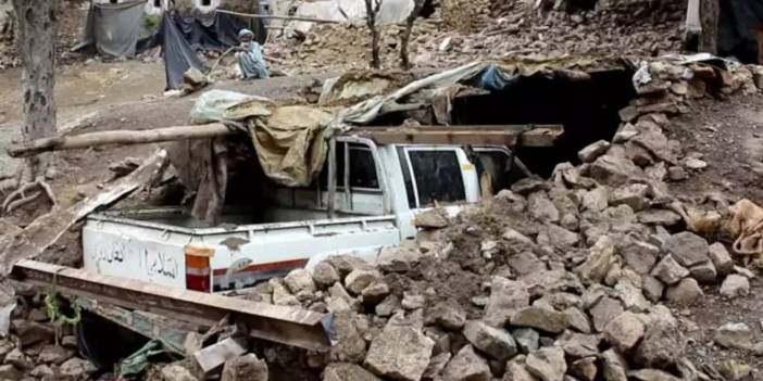 Dünya sallanıyor! Afganistan'da şiddetli deprem meydana geldi: Ölüler var!