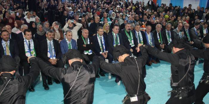 'Pendik Memleket Günleri'nde Rizeliler hem hamsiye, hem horona doydu!