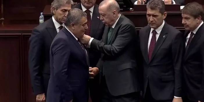 Rozetlerini Cumhurbaşkanı Erdoğan taktı: CHP'li ve Yeniden Refah Partili belediye AK Parti'ye geçti!
