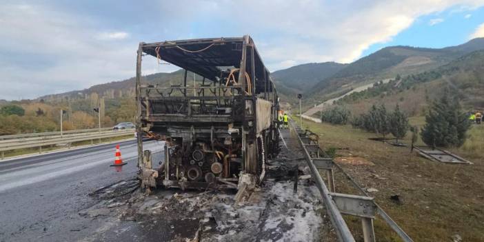 Öğrencileri taşıyan otobüs alev topuna döndü: Yangından geriye iskeleti kaldı!