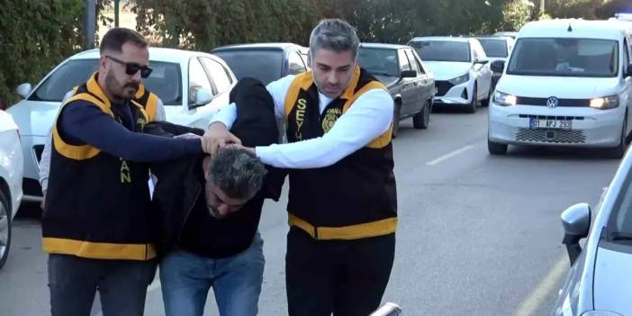 Birde sahte kimlikle 7 kitap yazıp imza günleri düzenlemiş: 2 cinayet ve dolandırıcılık suçlarından aranan sosyal medya fenomeni yakalandı!