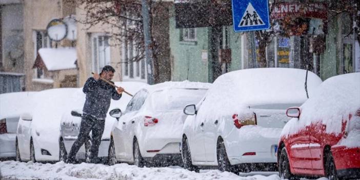 Kar İstanbul'a fena geldi! Meteoroloji'den uyarı üstüne uyarı! Bugün hava nasıl, Pazartesi hava nasıl olacak?