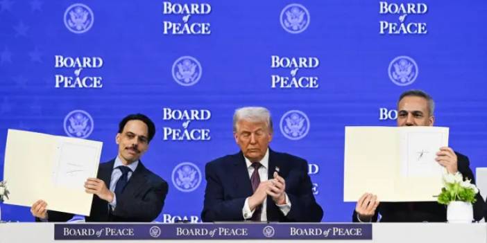 Dünyanın gözü önünde Barış Kurulu için imzalar atıldı! Trump: Gazze'de savaşı durduruyoruz