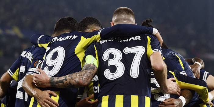 Fenerbahçe o isimle yollarını ayırıyor