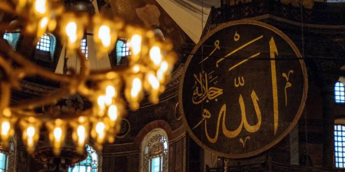 Bu gece Berat Kandili, eller samaya kalkacak af dilenecek... Berat gecesinin önemi nedir, hangi ibadetler yapılır?