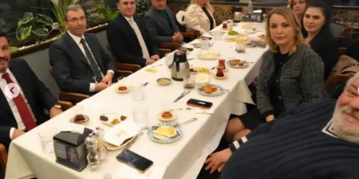 Pendik Kaymakamı ve Belediye Başkanı Yerel Basınla İftarda Buluştu