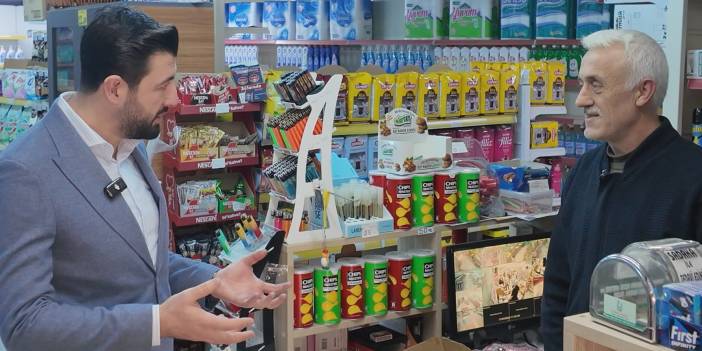 PESİAD'dan iyilik hareketi: Bakalları tek tek gezerek veresiye defterlerini kapattı