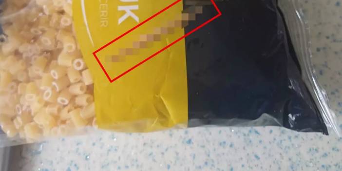 BİM'in sattığı makarnanın içinden öyle bir şey çıktı ki... 'Bu kadar da olmaz' dedirtti!
