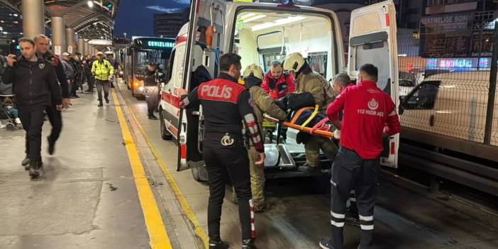 Bahçelievler'de bir kadının, metrobüse binerken ayağı ezildi!