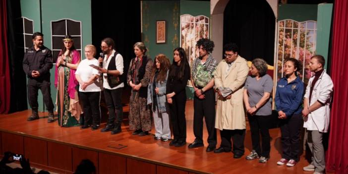 Tuzla’nın sokakları tiyatro sahnesine dönüştü