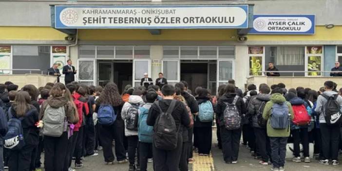 Kahramanmaraş'ta okul saldırısında hayatını kaybeden öğretmen ve öğrenciler için anma programı