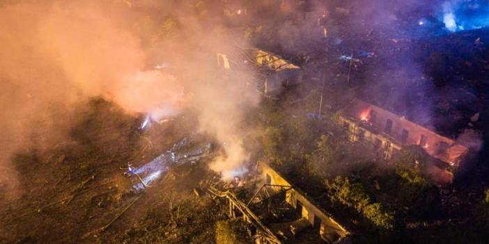 Çin'de büyük facia: Fabrikada patlayan havai fişekler ortalığı cehenneme döndürdüı: 21 ölü, 61 yaralı