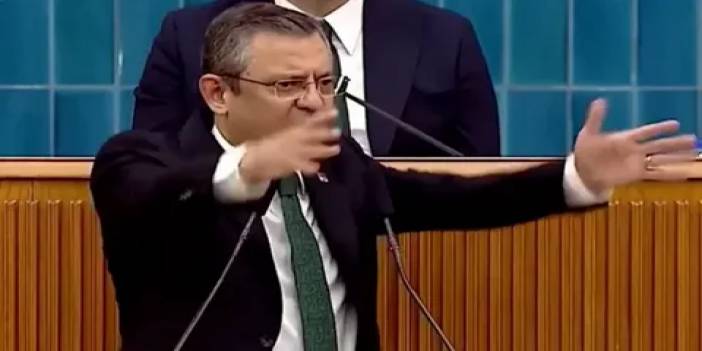 Özgür Özel'in parti grubunda ağzının ayarı kaçtı: Göbek atıyor yavşaklar