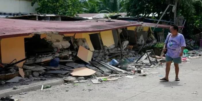 Filipinler 7,8 büyüklüğünde bir depremle sallandı: Tsunami alarmı!