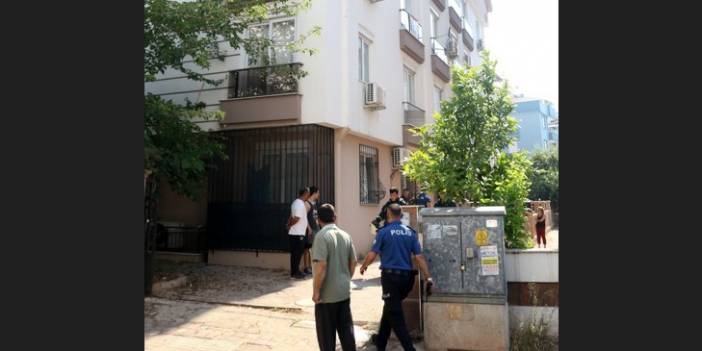 Antalya'da hareketli dakikalar: Sinir krizi geçiren kadın kendini eve kilitleyip ateşe verdi!