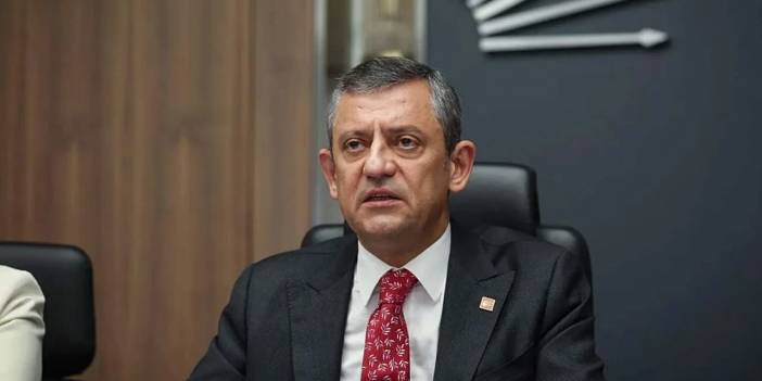 CHP'de olağanüstü kurultay yapılacak mı? Özgür Özel'ci 833 delegenin imzası genel merkeze teslim edildi