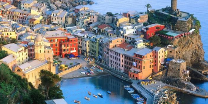 İtalya'dan ilginç dayatma: O bölgede turistlere parmak arası terlik giymek yasaklandı, işte nedeni...
