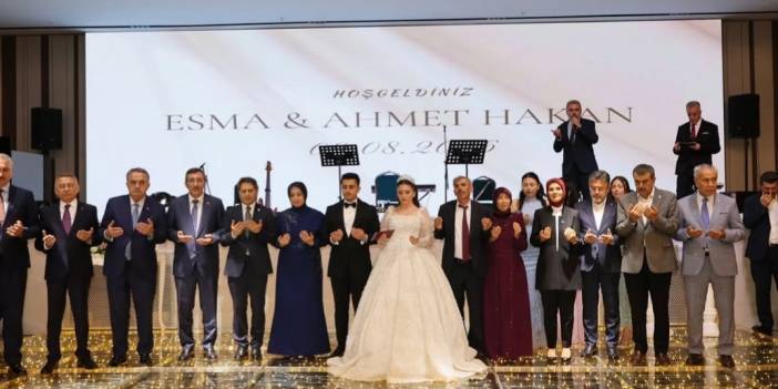 AK Parti Gaziantep Milletvekili Ali Şahin’in Oğlu Ahmet Hakan ile Esma Dünyaevine Girdi