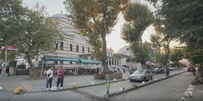 Cami önünde vahşet! Parkta çıkan tartışma kanlı bitti!