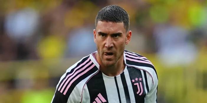 Ünlü futbolcu İstanbul'a geliyor: Beşiktaş Dusan Vlahovic ile imzayı atıyor!