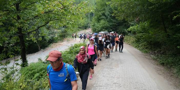 Tuzla Belediyesi’nden Serince’detrekking etkinliği: Vatandaşlar hem yürüdü hem serinledi