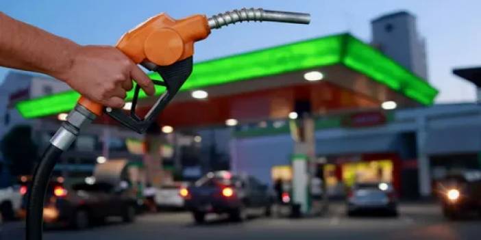 Akaryakıtta oynak tabela yine değişiyor: Bu gece motorine zam, benzine indirim var!