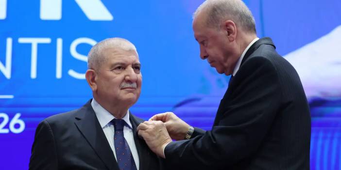 Rozeti Erdoğan taktı: Bursa Milletvekili Kani Torun AK Parti'ye katıldı!