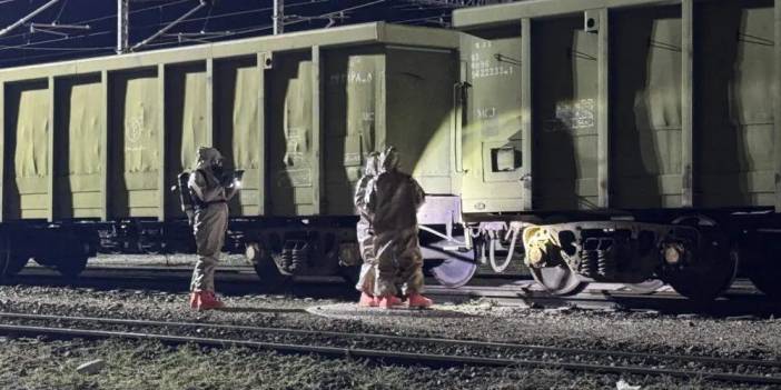 Eskişehir'de hareketli gece: Yük treninden sızan kimyasal sıvı ekipleri harekete geçirdi!