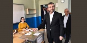 Ahmet cin kimdir? Nerelidir? Kaç yaşındadır?