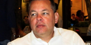 ABD'li Papaz Brunson Duruşma Esnasında Fenalık Geçirdi