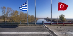 Yunanistan sınırında gözaltına alınan kepçe operatörüne hapis cezası!