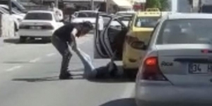 Ümrani'ye de taksici dehşeti! Kadını bacağından sürükledi