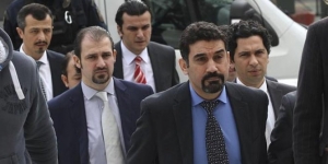 Yunanistan'dan skandal karar! Darbeci askerlere iltica hakkı verdiler!