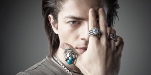 Kobra yılanı sokan illüzyonist Aref'in hastanedeki fotoğrafları