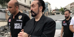 Eski milletvekilinin eşi de Adnan Oktar'a katılmış! Oğlundan çarpıcı açıklamalar
