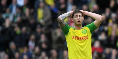 Ünlü futbolcuyu taşıyan uçak kayboldu!