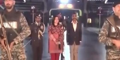 Pakistan, Hintli pilotu serbest bıraktı