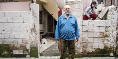 İstanbul'da evlere her gece para dolu zarflar bırakılıyor!