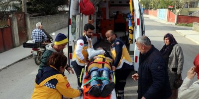 İki kadın balkondan aşağı düştü